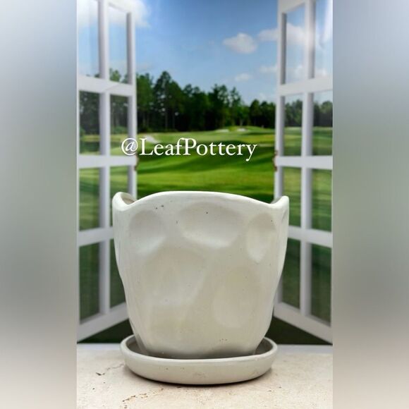 Adela White (LG) Ceramic Planter Pot with Saucer Attached - Picture 5 of 11